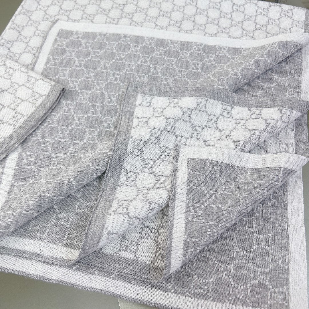 Baby blanket & hat set