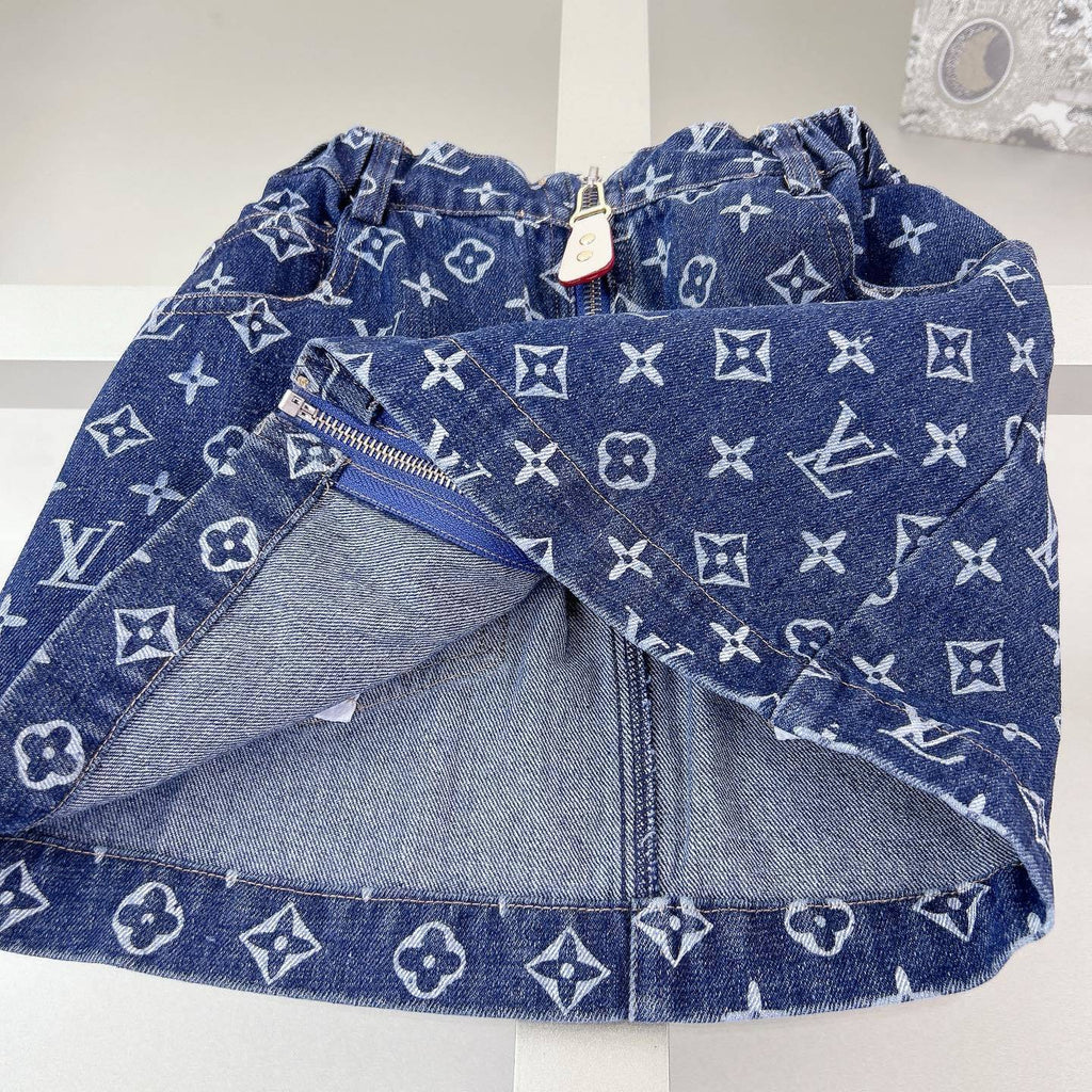 T-shirt and skirt set