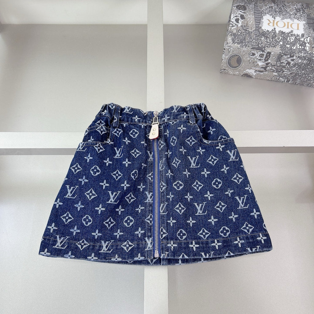 T-shirt and skirt set