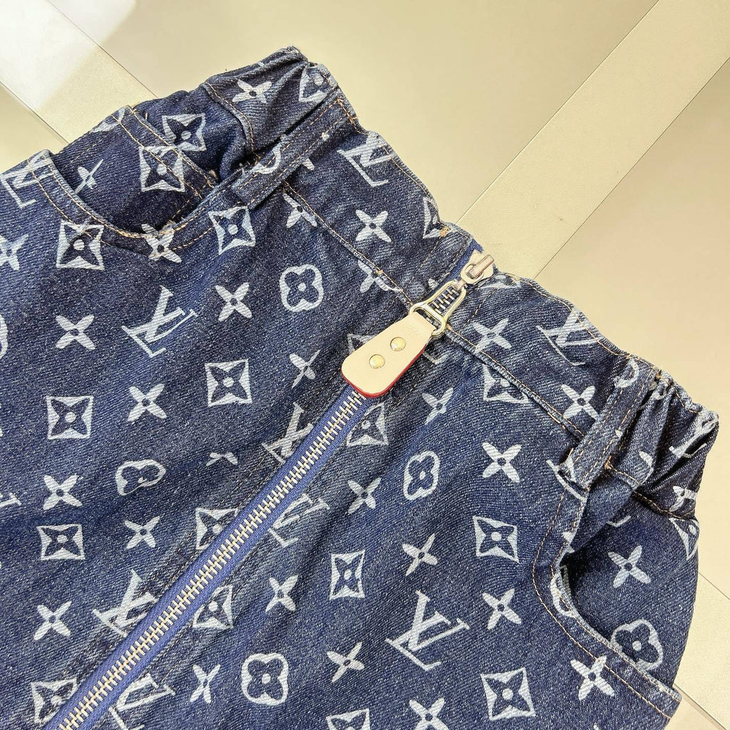 T-shirt and skirt set